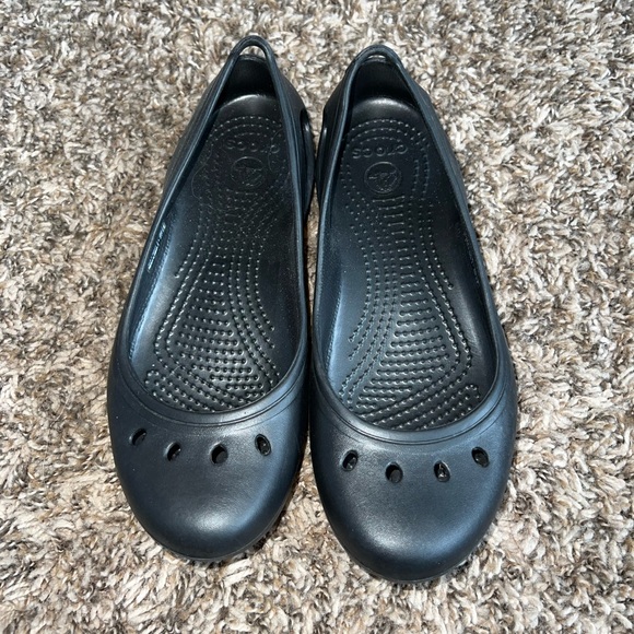 Crocs Black Cutout Flats Size 6 - Picture 2 of 7